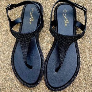 Black sandals ♠️